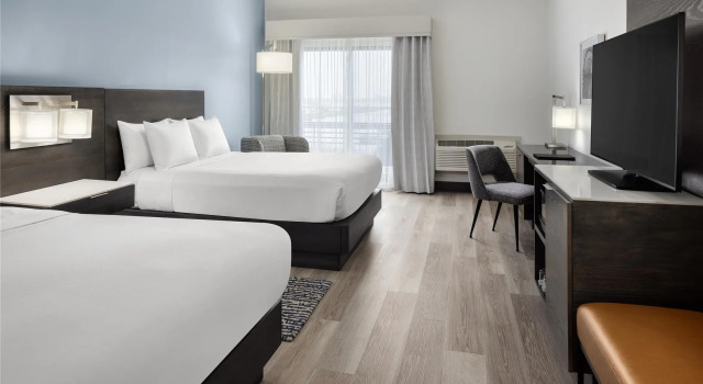 Standard Vierer Zimmer mit Hafenblick DoubleTree by Hilton Racine Harbourwalk