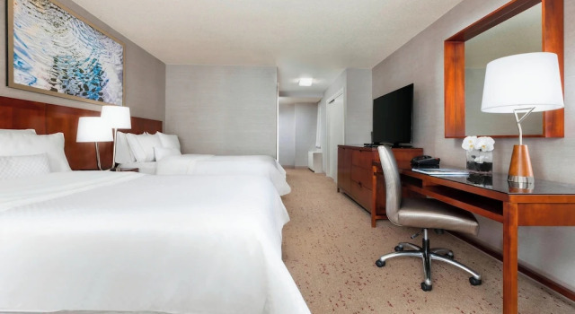 Четырёхместный номер Deluxe с видом на город The Westin Arlington