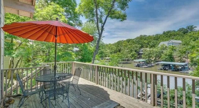 Коттедж с 3 комнатами с балконом Private Dock & Resort Access: Margaritaville Cabin