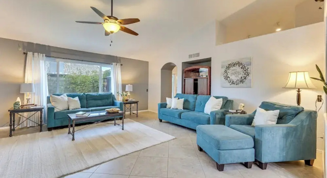 Mesa Home with Patio and Grill - 4 Mi to Salt River, Buchen Sie Hotel Mesa Phoenix und Umgebung