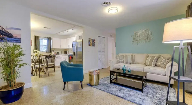 Hainsley Apartments on 18th St, Забронировать Апартаменты/квартира Отели Форт-Лодердейл с парковкой, Парковка