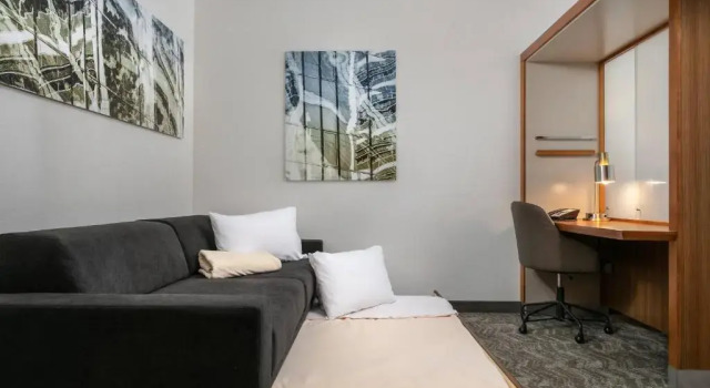 Четырёхместная студия с видом на реку SpringHill Suites by Marriott Downtown Chattanooga/Cameron Harbor