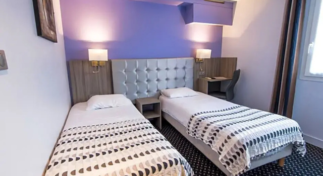 Номер Standard Brit Hotel Confort Foix