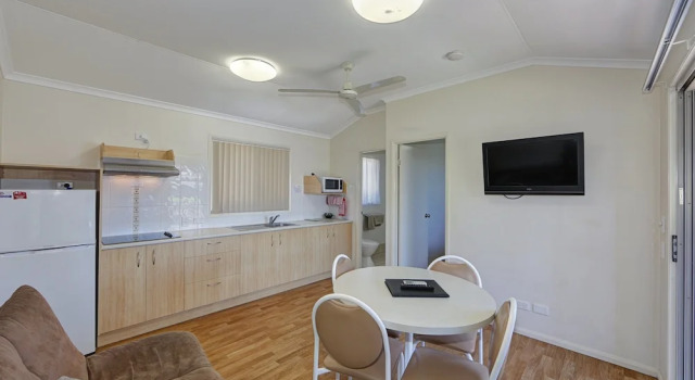 Люкс Standard с 2 комнатами с балконом Dalby Tourist Park