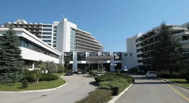 Institute Dr Simo Milosevic JSC Igalo, Забронировать Отель Игало Херцег-Нови - Ривьера