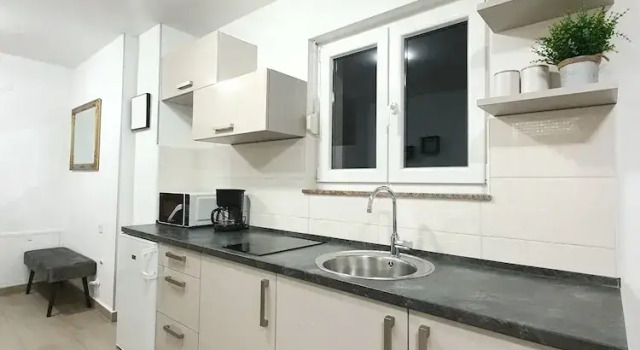 Апартаменты с 2 комнатами с балконом и с видом на море Apartments Karla