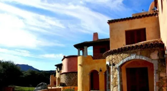 Asfodeli di Marinella, Book Hotel Marinella Emerald Coast