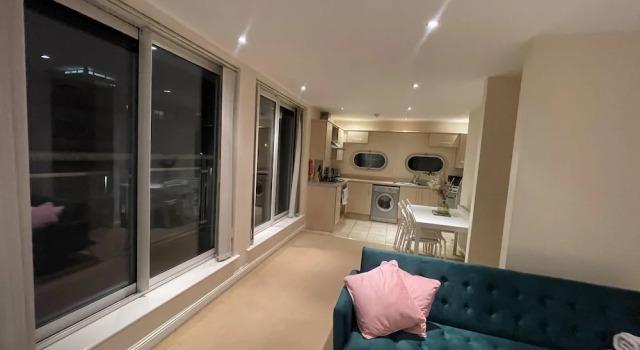 Free Parking Near City Centre & Stadium Sleeps 6-8