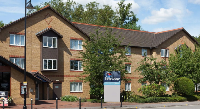 Travelodge Staines, Забронировать Отель Отели Суррей с парковкой, Парковка