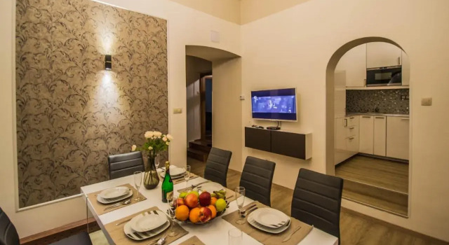 4BDR Historical Spirit Apt by Ruterra, Забронировать Апартаменты/квартира Апартаменты Праги, рядом с Намести Миру, Апартаменты/квартира