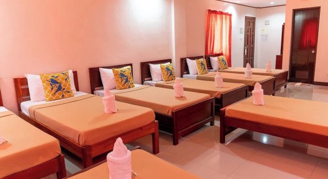 Семейный номер Standard Dinahs Tourist Inn Puerto Princesa