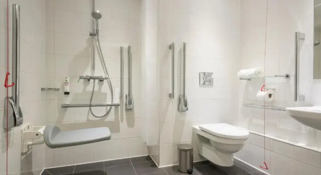 Двухместный номер для людей с ограниченными возможностями Point A Hotel London Canary Wharf