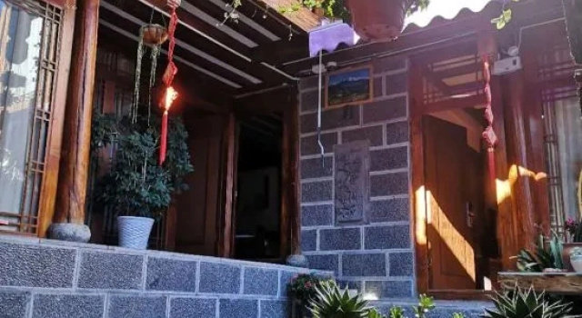 Fuxin Hetang Inn, Забронировать Отель Лицзян Юньнань, рядом с Water Wheels