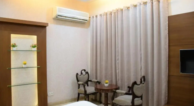 Апартаменты When In Gurgaon - Service Apartments near Medanta Medicity