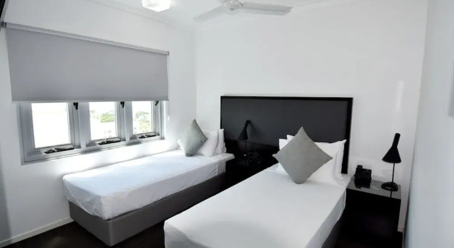 H on Mitchell Apartment Hotel