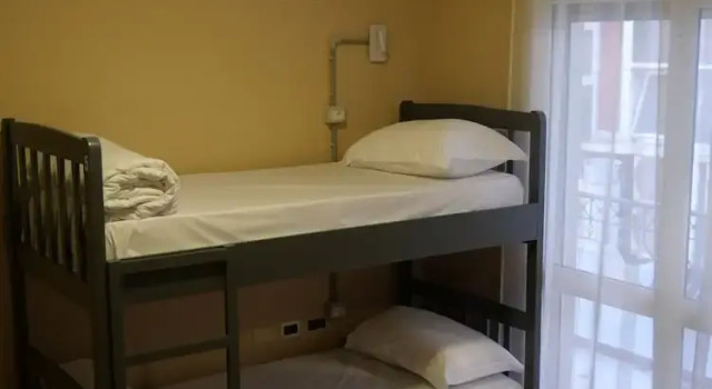 Кровать в общем номере Mandarine hostel