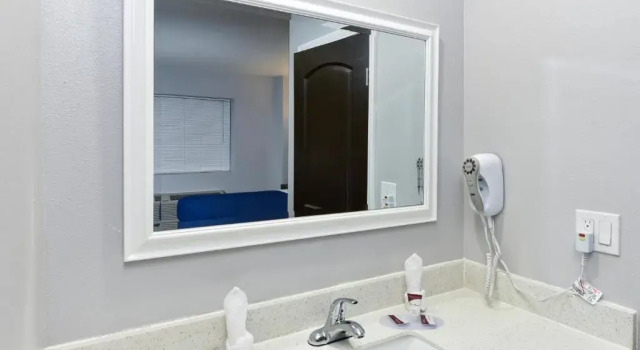 Номер Standard Hollywood Inn Express LAX
