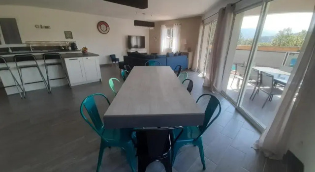 Maison avec piscine à l'orée de la forêt, Prenota Hotel Hotel a Alvernia con parcheggio, Parcheggio