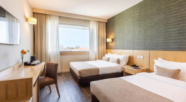 Трёхместный номер Comfort HF Ipanema Porto