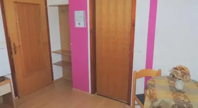 Guest House Prpic, Prenota Affittacamere Hotel a Isole Quarnerine con parcheggio, Parcheggio