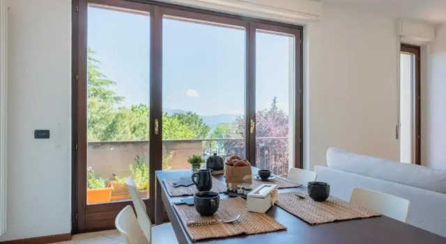 By The Lake Apartments - Centro Storico, Забронировать Апартаменты/квартира Отели озера Гарды с парковкой, Парковка