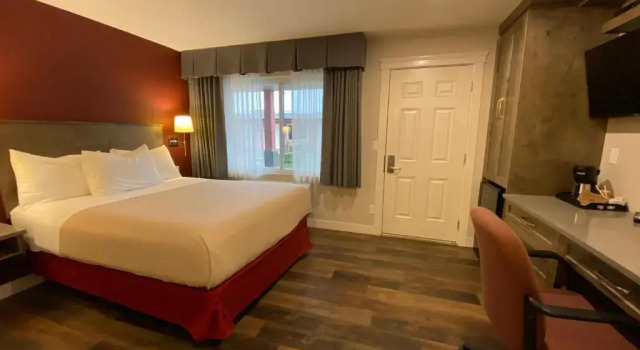 Двухместный номер Standard Sahara Courtyard Inn & Suites Osoyoos