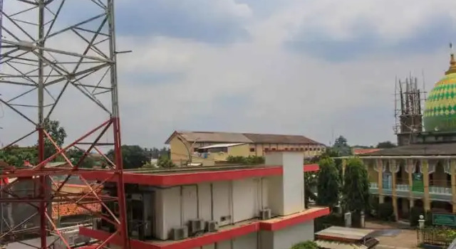 Studio Affordable Price at Sky View Apartment By Travelio, Book Apartment Hotels in South Tangerang with a Pool, Swimming Pool