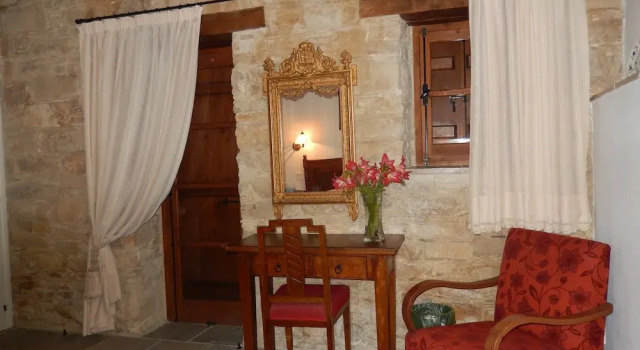 Apartment 1 Schlafzimmer mit Balkon Nikis House