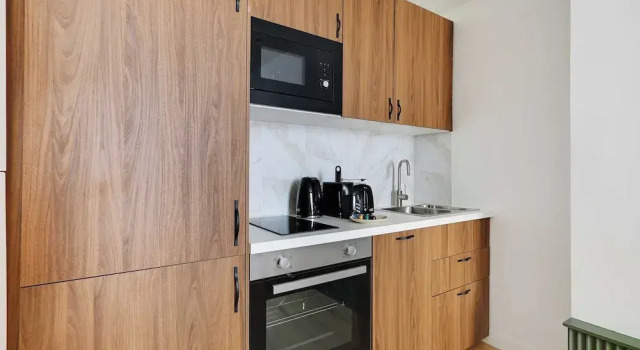 Modern Studio for 2 People, Забронировать Отель Париж Иль-де-Франс, рядом с Монмартр