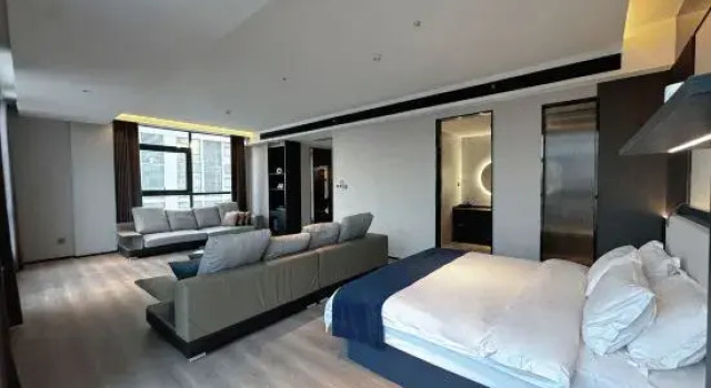 Люкс Luxury Rosewood Hotel (Zhoukou Yulin Smart Center Vocational and Technical College)