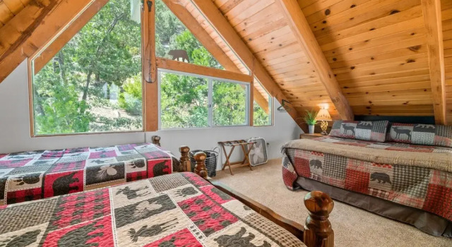 Moonlight Shores Lakefront - 2br/1ba/ Beautiful Lakefront Cabin/smart Tvs/hot Tub/wifi 2 Bedroom Cabin