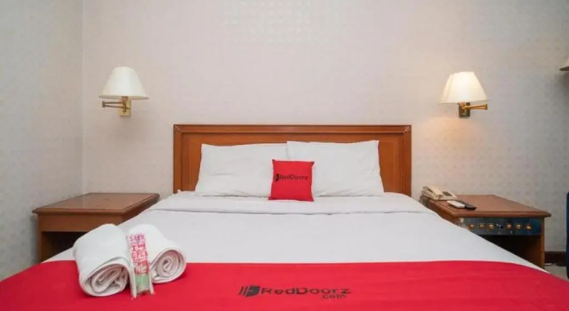 Люкс RedDoorz Plus near Pasar Anyar Bogor