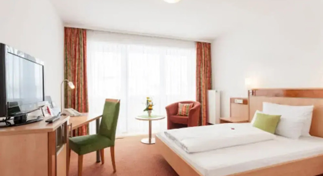 Одноместный номер Comfort с балконом ZELLERs Quartier Hotel