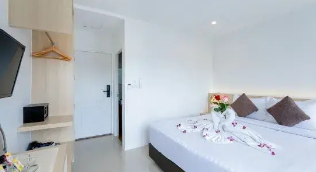Номер Deluxe La Vista Patong Hotel