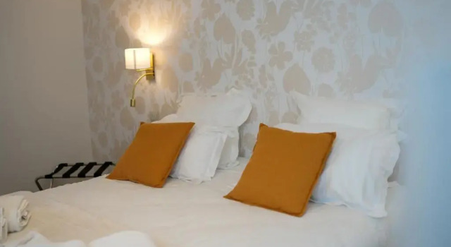 Hôtel Échappée en Baie - Chambres climatisées -Parking privé gratuit dont forfaits bornes électriques réservable, Забронировать Отель Сен-Валери-сюр-Сомм Somme Bay, рядом с Станция Сен-Валери-Пор