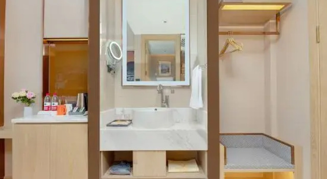 Двухместный люкс Executive c 1 комнатой Vienna Hotel (Shantou Chaoyang Station Gurao Branch)