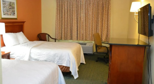 Buckeye Inn Express, Rezerwuj Hotel Hotele w Ohio z parkingiem, Parking