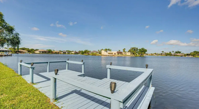 Коттедж Poolside Bliss & Lake Fun: Florida Getaway!