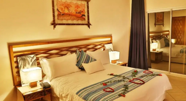 Семейный люкс с видом на море Royal Beach Hôtel