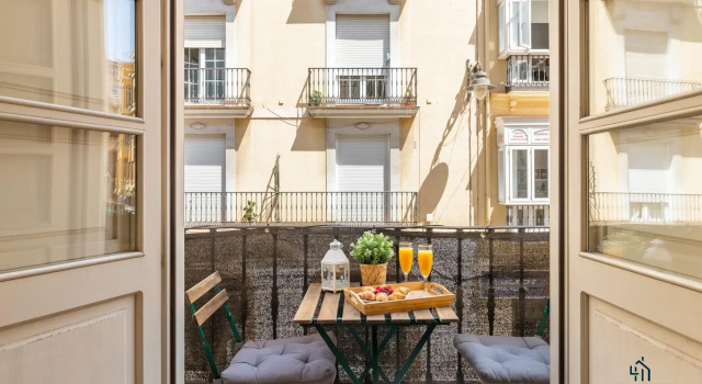 Studio 82 Living4Malaga, Забронировать Отель Малага Коста-дель-Соль, рядом с Музей Кармен Тиссен