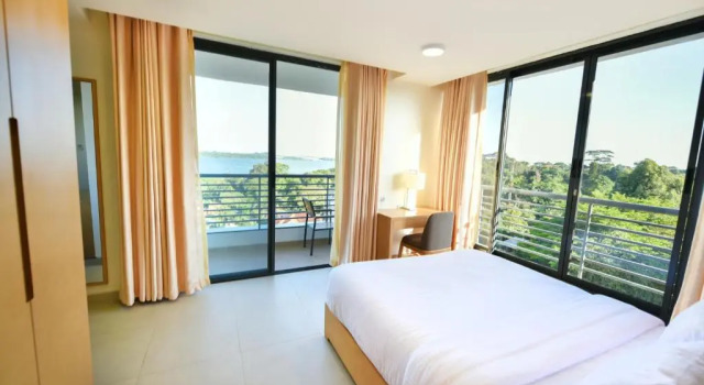 Люкс с видом на озеро K Hotels Entebbe