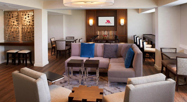 Четырёхместный номер Standard Detroit Metro Airport Marriott