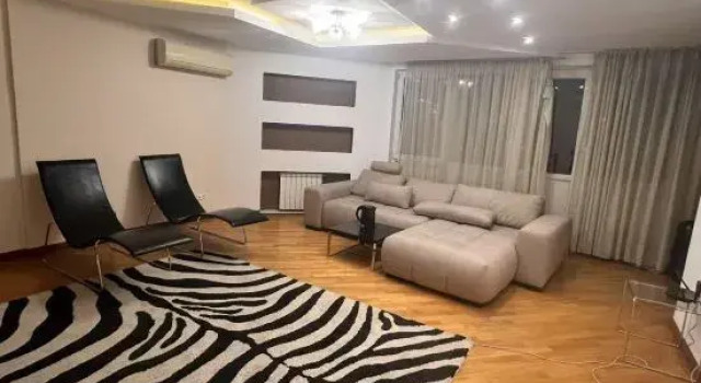 Rujia Apartment