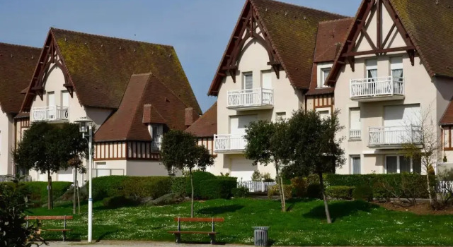 Appt Lumineux - Avec Balcon a 400m de la Plage, Book Lejlighed Lejligheder i Courseulles-sur-Mer, Lejlighed