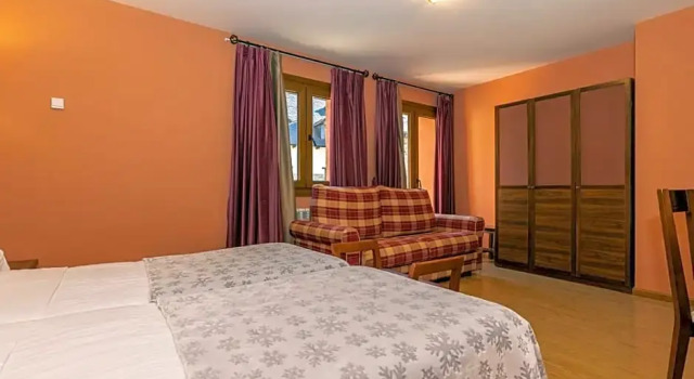 Hotel Solana, Rezerwuj Hotel Hotele w Aragonia z parkingiem, Parking