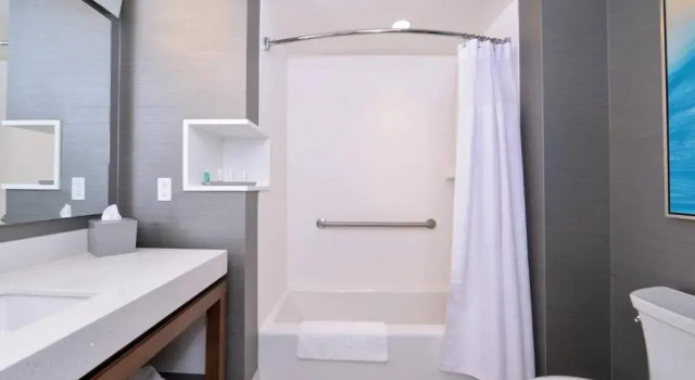 Четырёхместный номер Standard Courtyard by Marriott Saskatoon Airport