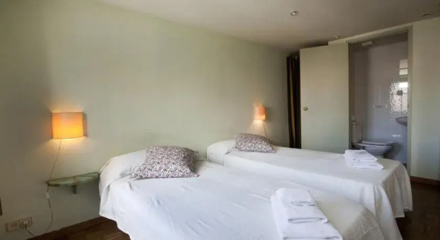 Hostal Agua Alegre, Забронировать Отель Эшампле Барселона, рядом с Santa Caterina Market