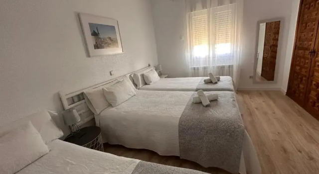Трёхместный номер Standard Hotel Consuegra