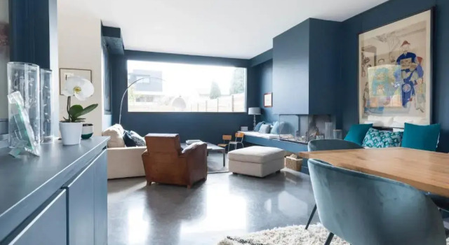 Коттедж Pleasant Family house with swimming pool