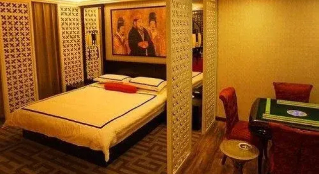 Lushida Huangcheng Inn, Rezerwuj Hotel Hotele w Luoyang z parkingiem, Parking